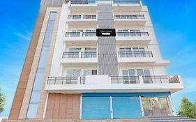 Oyo Townhouse 028 Corporate Suite Sector 62 4*